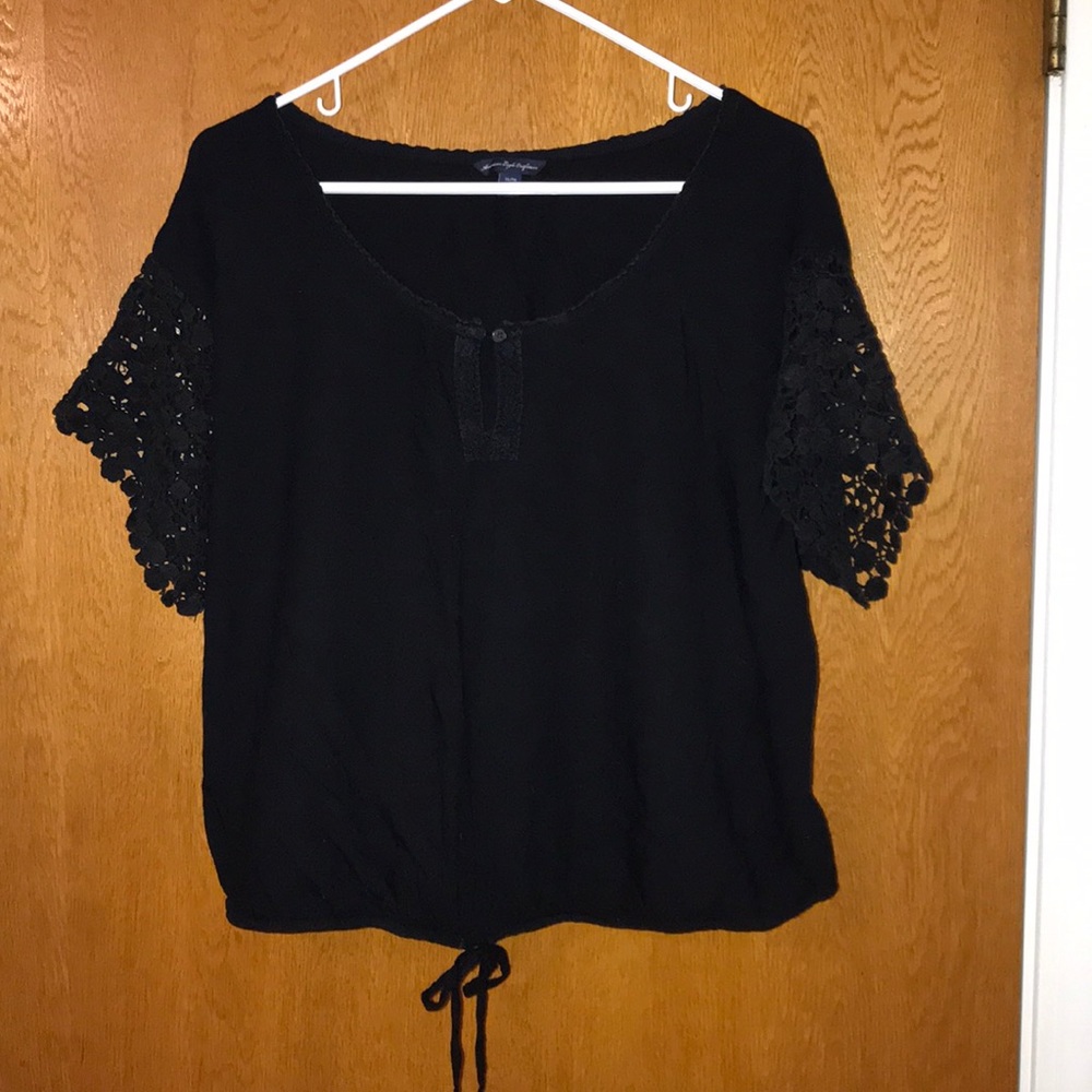 Lace sleeve black at the waist top